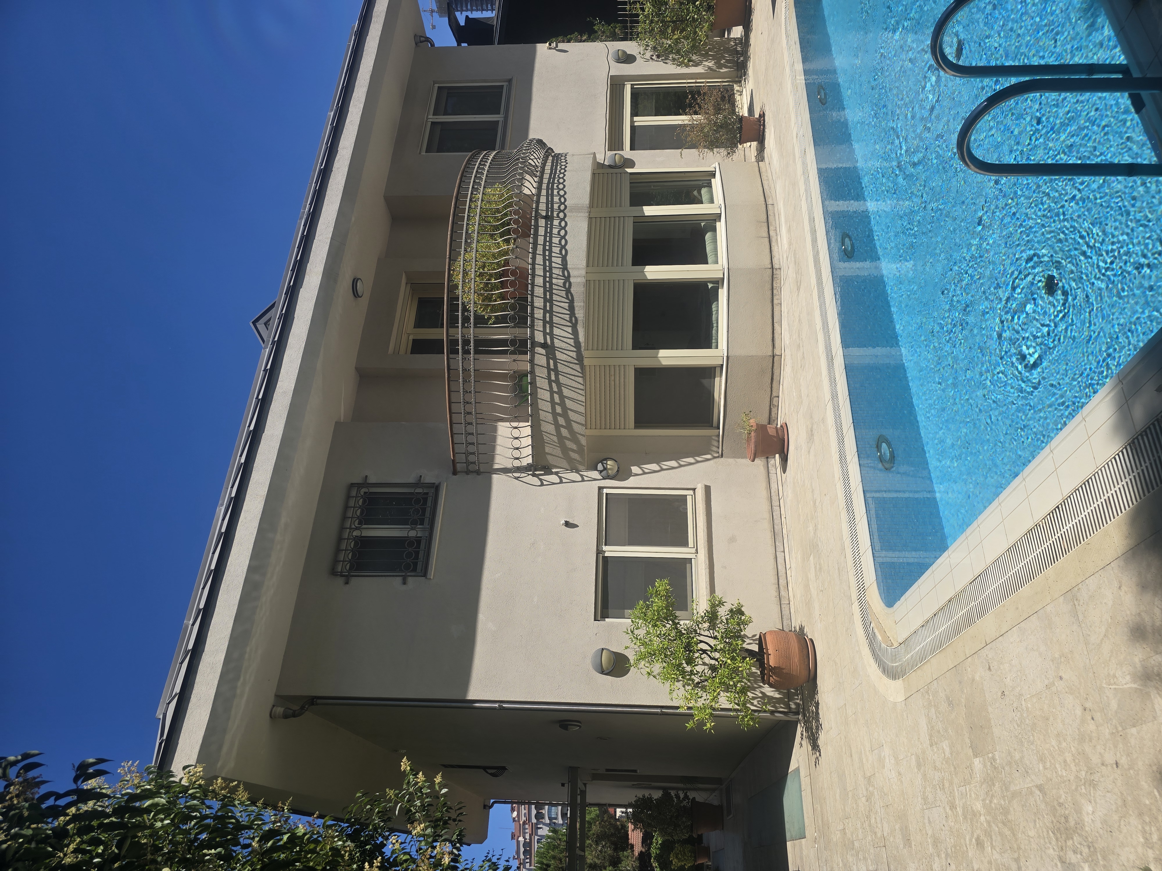 LEVENT TE 540m2 ARSA İÇERİSİNDE KUPON VİLLA