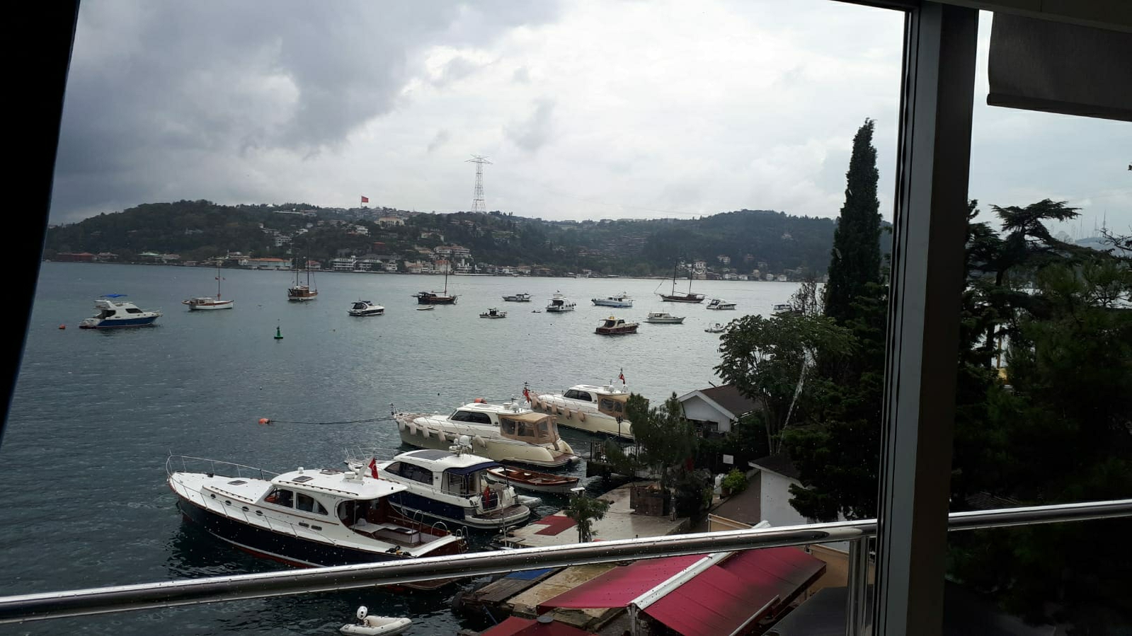 BEBEK TE DENİZE SIFIR YALI DİARESİ